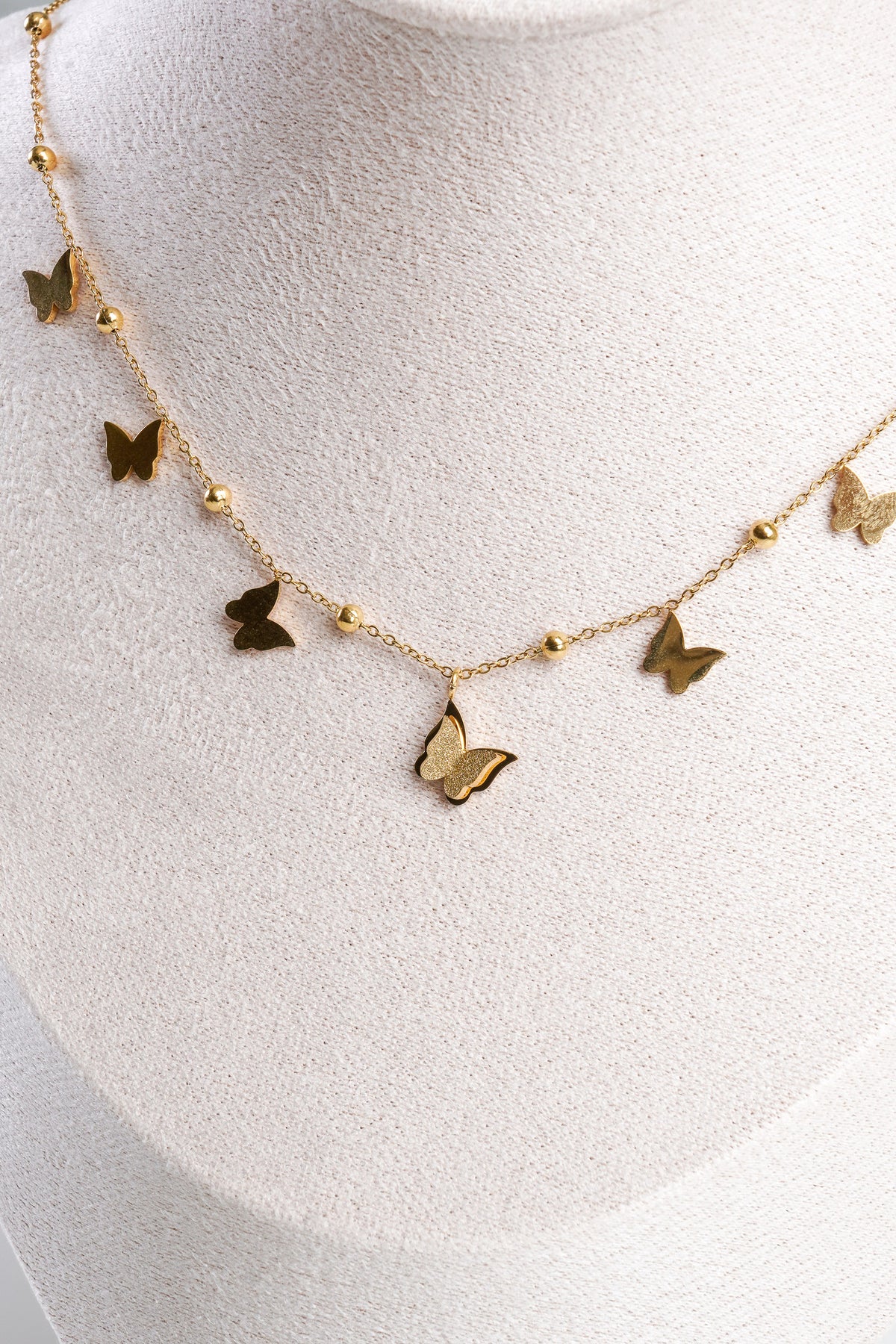 gold-butterfly-necklace