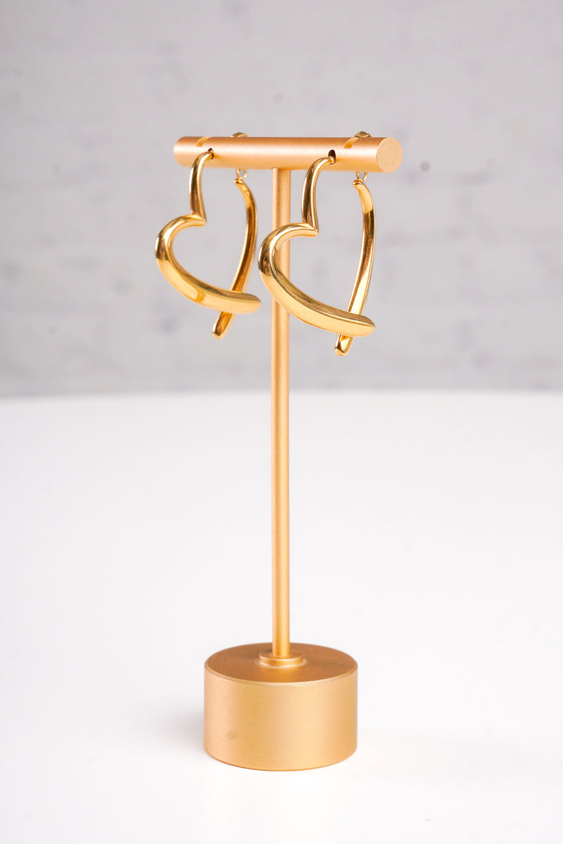 gold heart earrings 