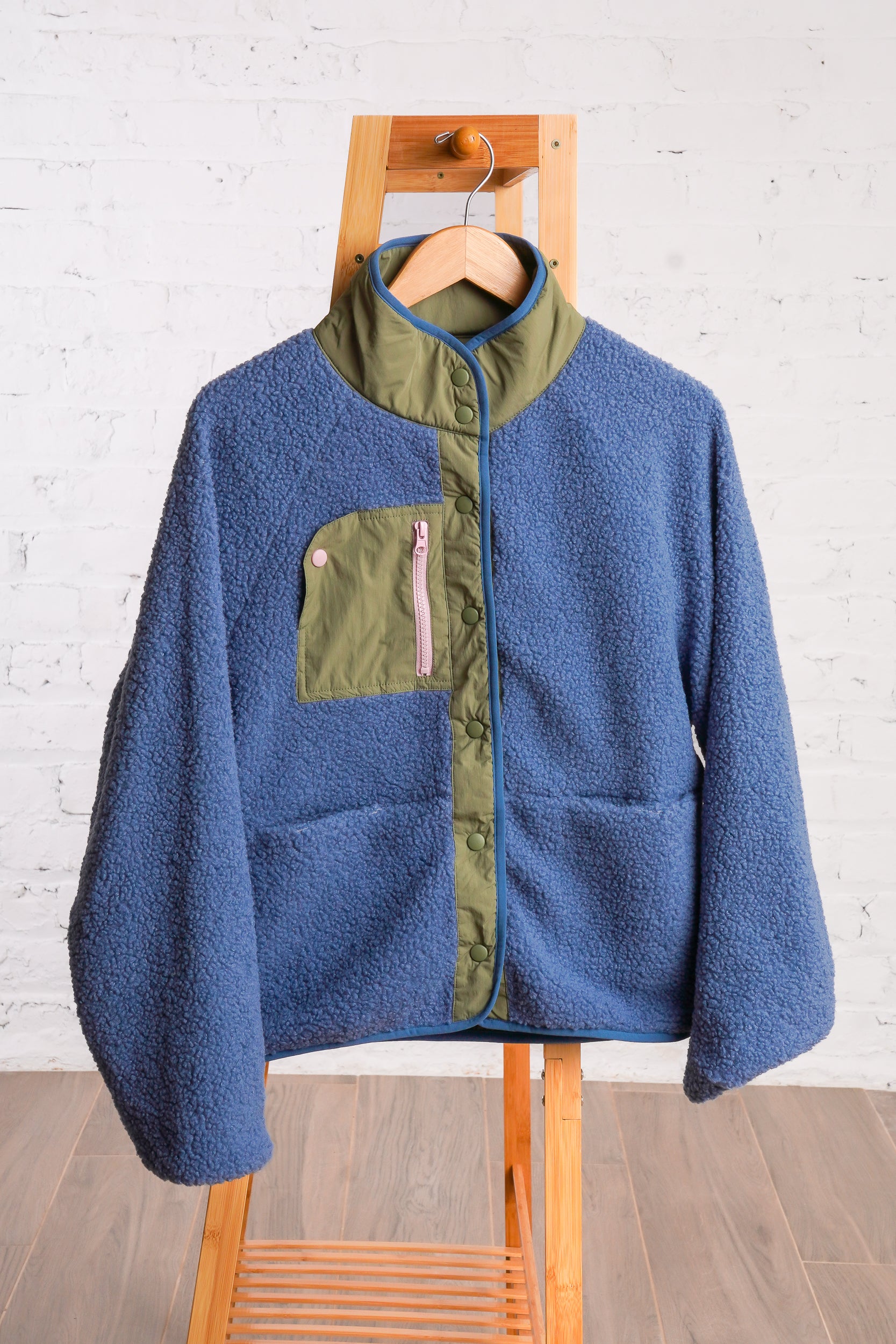 Snowpine Reversible Jacket – Red Clover