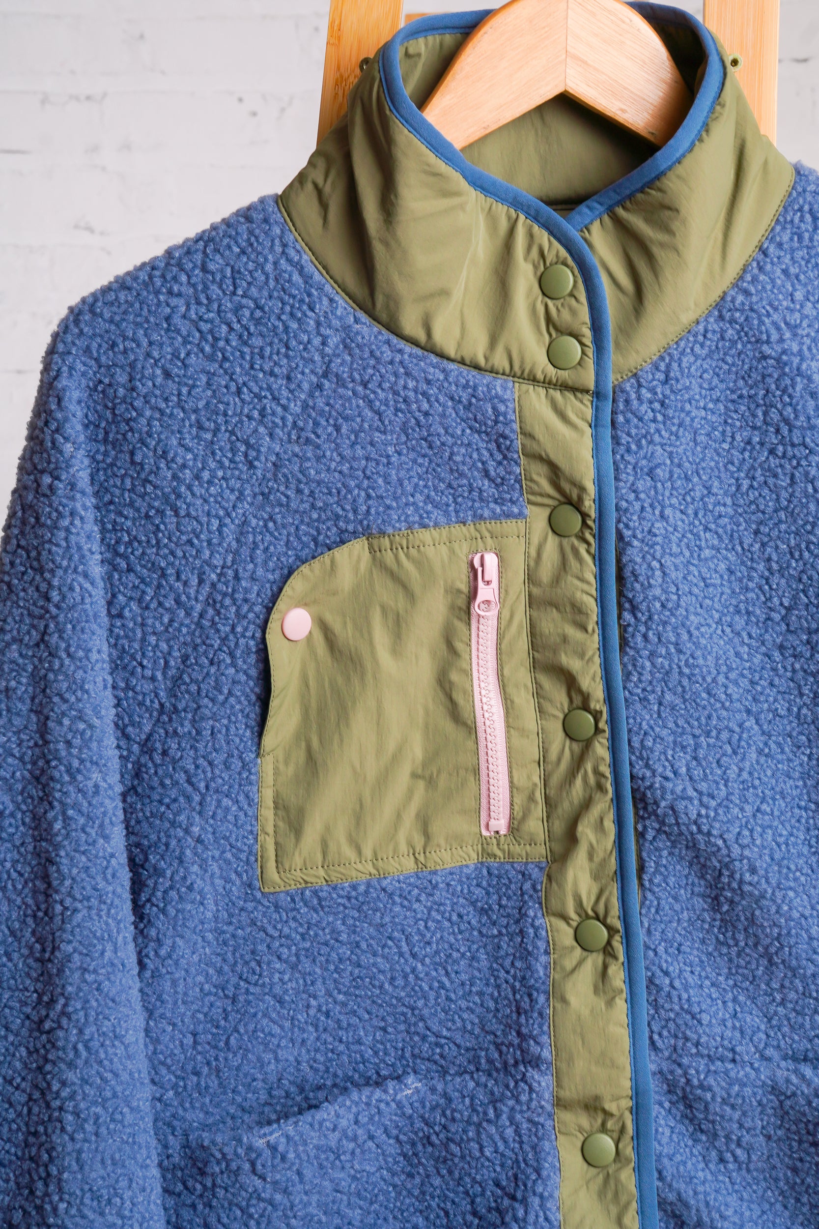 Snowpine Reversible Jacket – Red Clover
